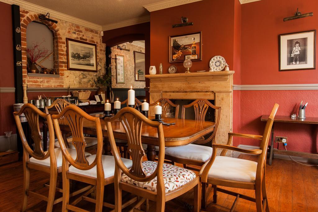 The Three Horseshoes Hotel Alton  Ngoại thất bức ảnh