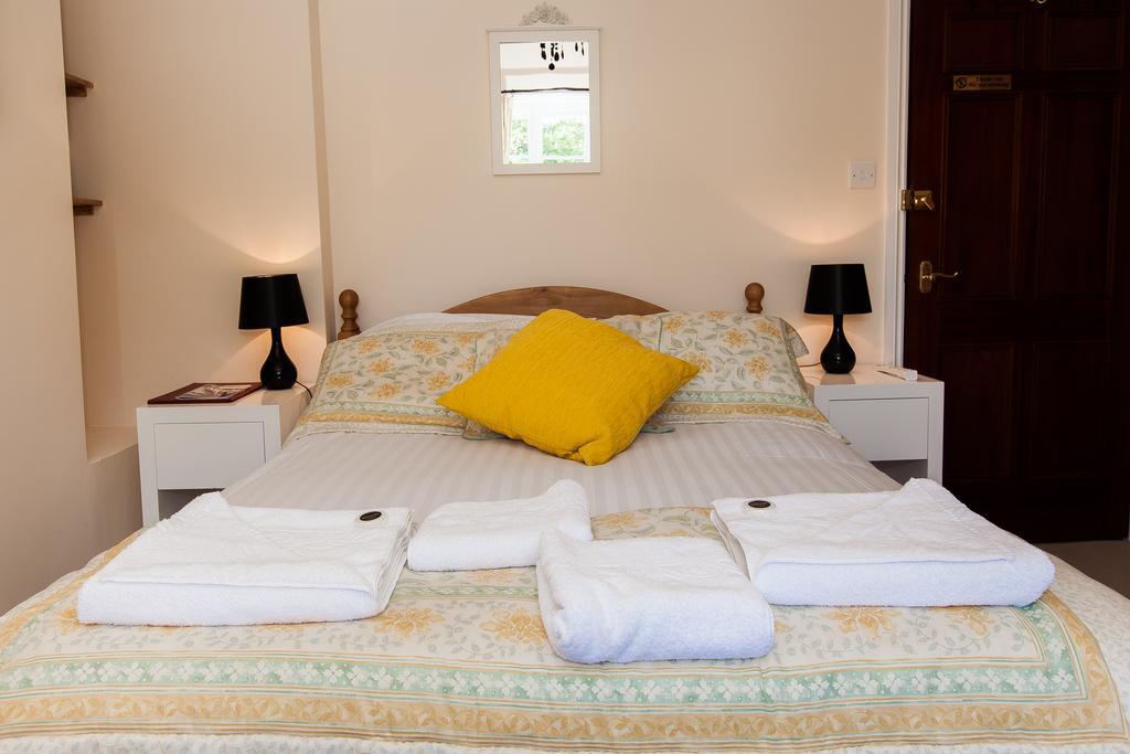 The Three Horseshoes Hotel Alton  Ngoại thất bức ảnh